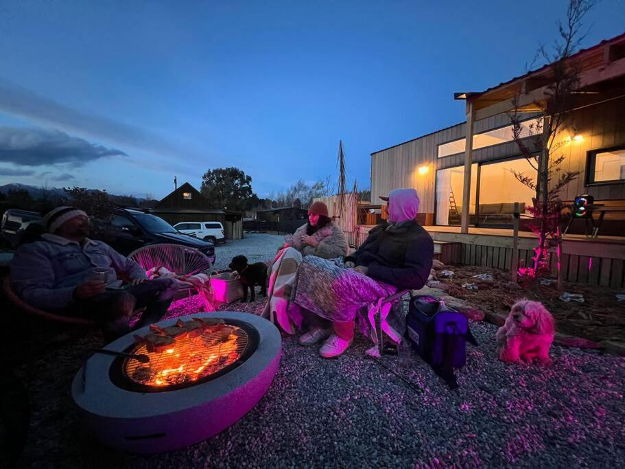 Alpine Chalet - Views, Fire-Pit, Central, Cosy Wanaka Dış mekan fotoğraf