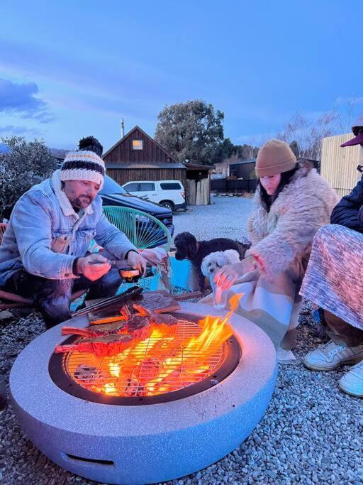 Alpine Chalet - Views, Fire-Pit, Central, Cosy Wanaka Dış mekan fotoğraf